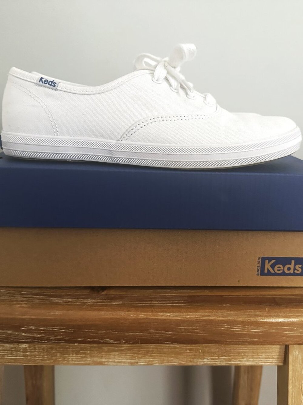 Keds Champion Originals Lace Up  Size 5